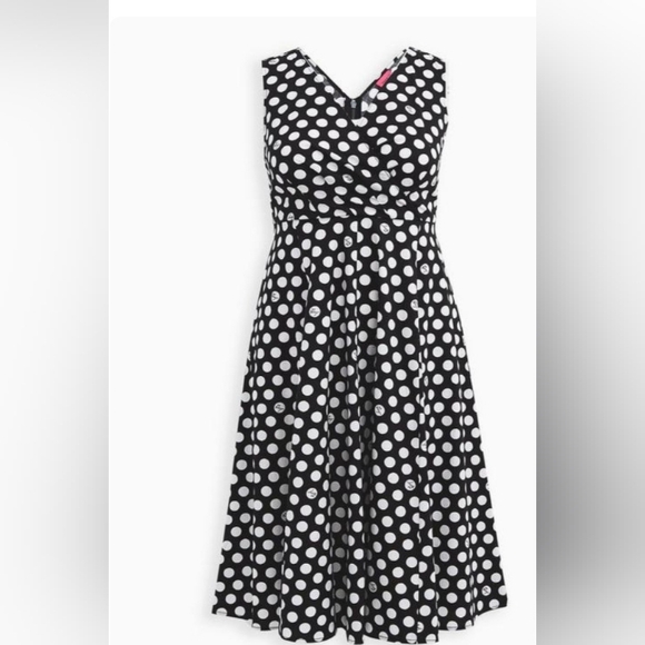 TORRID Plus Size Betsy Johnson Fit & Flare Dress - Picture 3 of 10